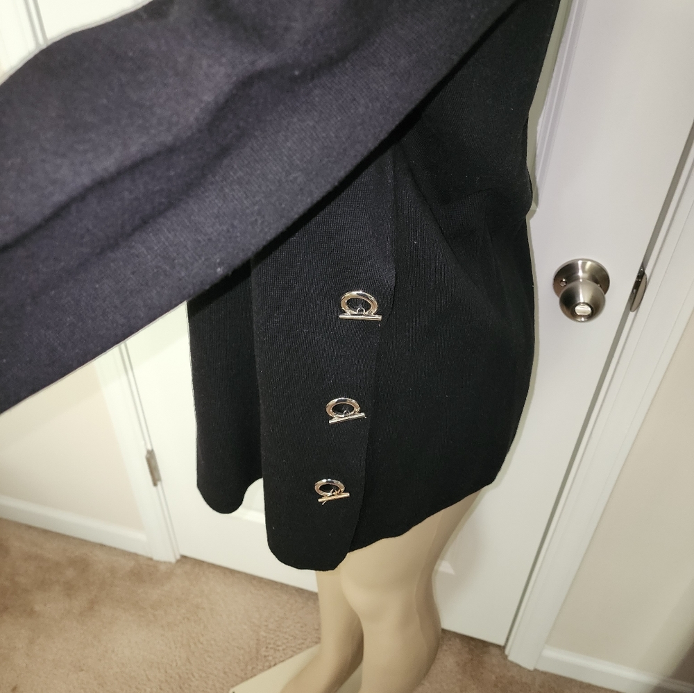 Sweater - Picture 4 of 4
